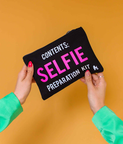 Contents Selfie Preparation Kit Make Up Bag