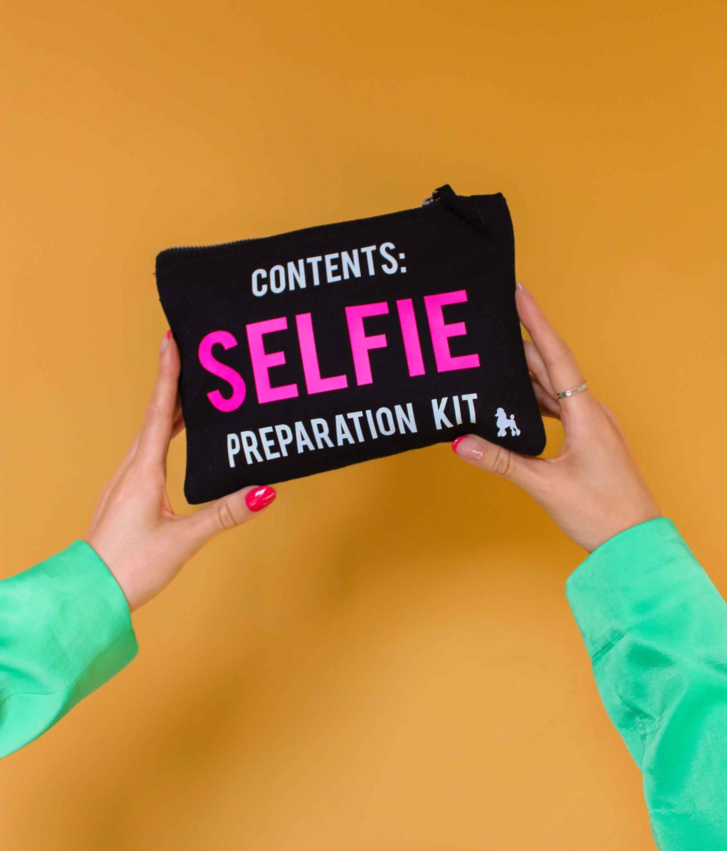 Contents Selfie Preparation Kit Make Up Bag